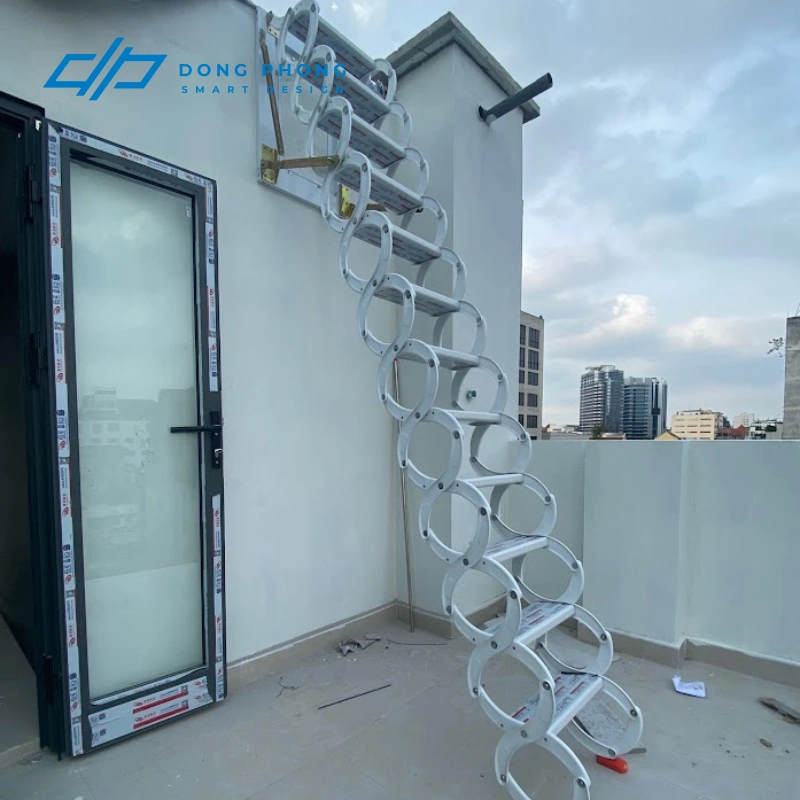 thang xếp gắn tường