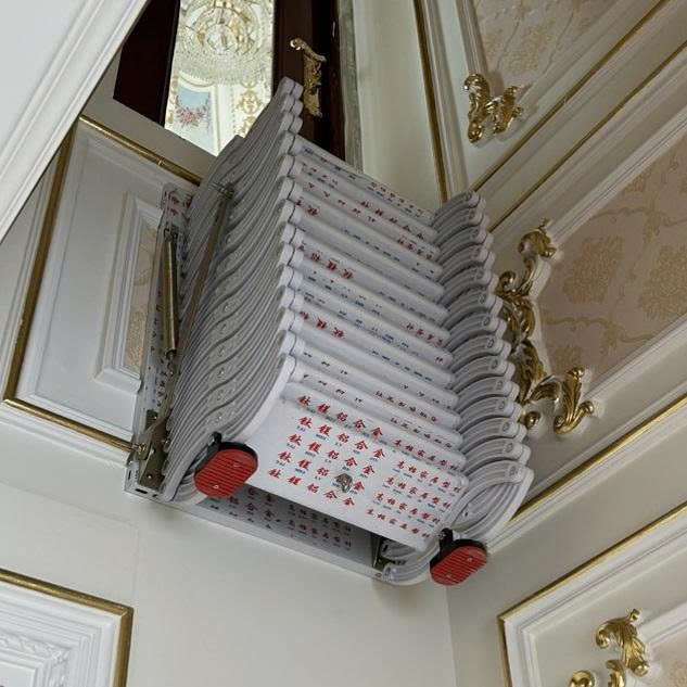 Thang lên gác xếp