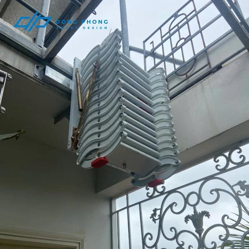 Thang xếp gấp gọn